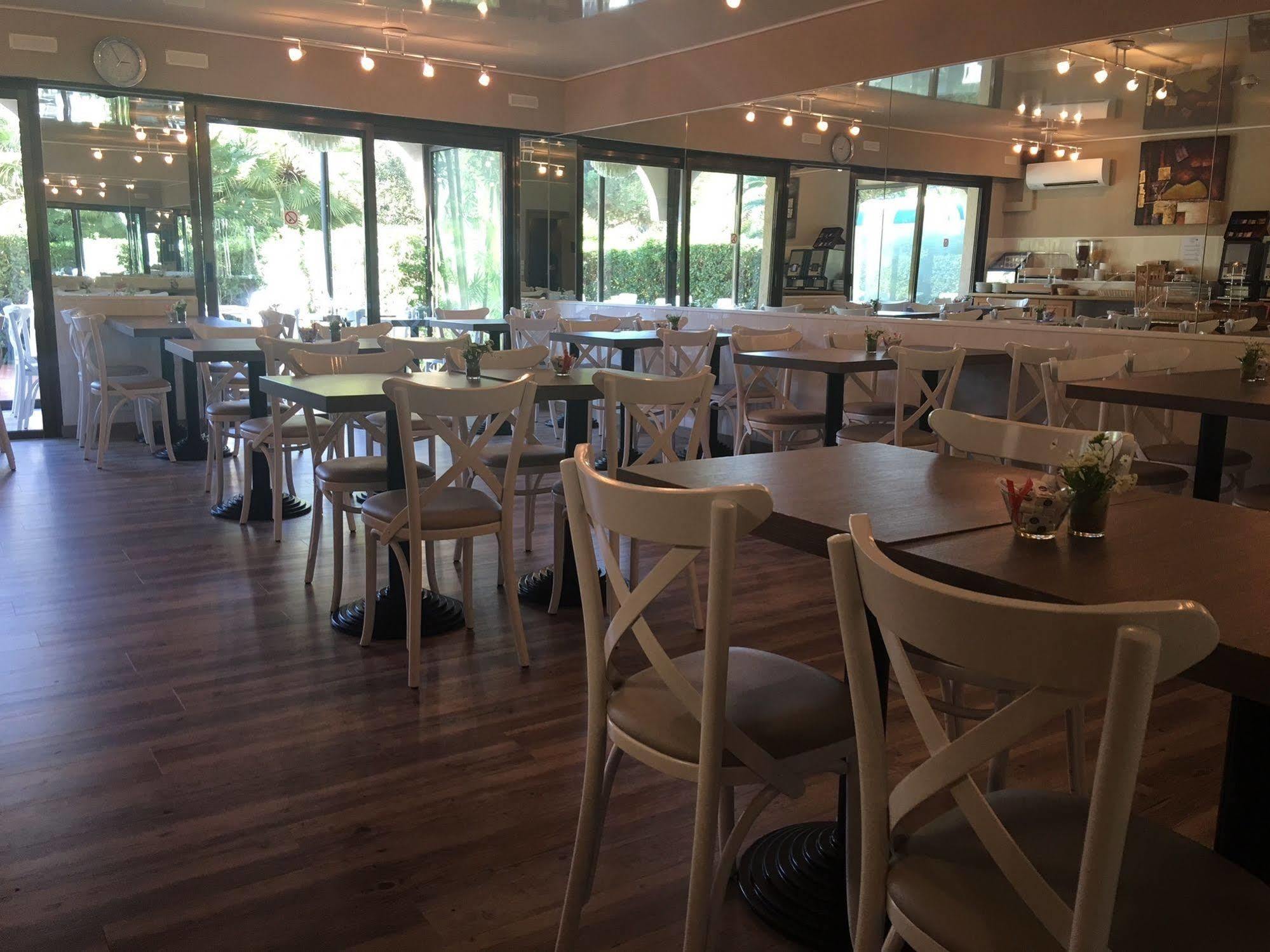 Hotel Bahia Villeneuve-Loubet Exteriér fotografie